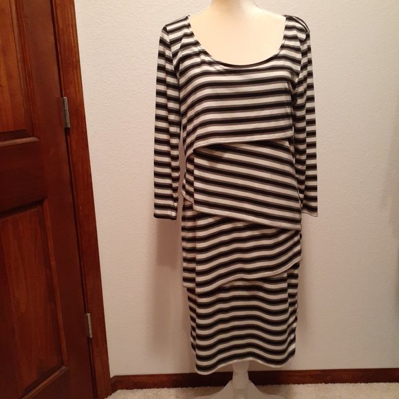 Attention T Shirt Layered Horizontal Striped Dress - Figure flattering SZ Large - Picture 8 of 8
